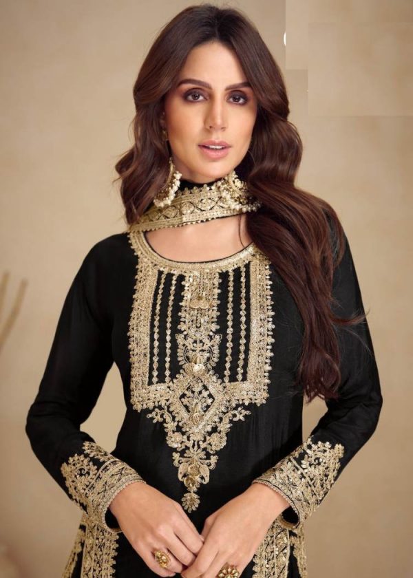 Black Pakistani Style Salwar Kameez in Chinon